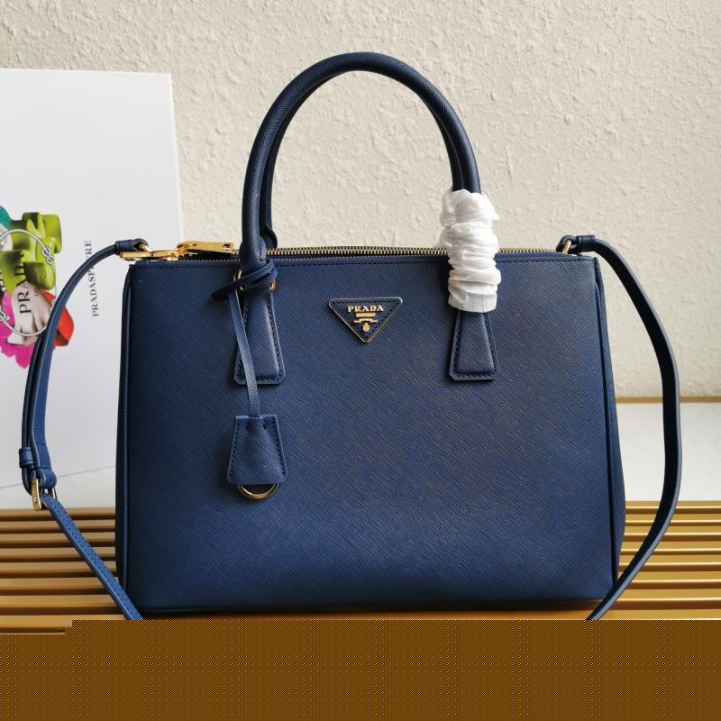 Pra*a shopping bags